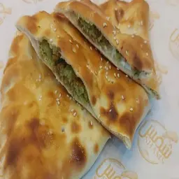 فطيرة لبنة فلافل